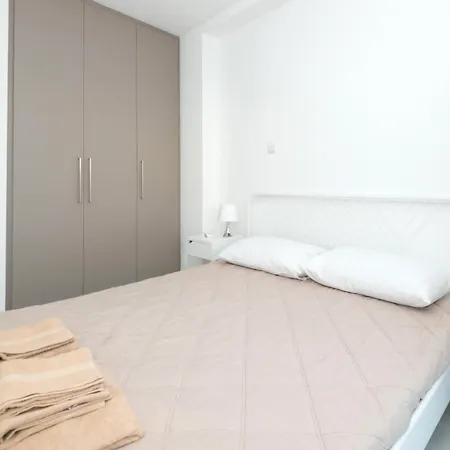 Six Apartment Larnaca