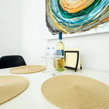 Appartement Six Larnaca