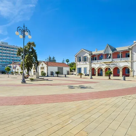 Διαμέρισμα Six *