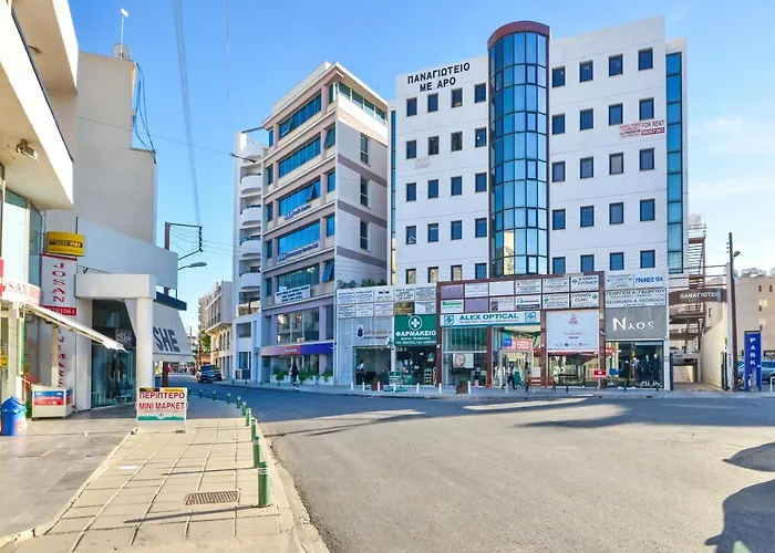 Lägenhet Six Larnaca